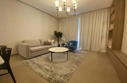Living Room image for: Apartment - 2 Bedrooms - 2 Bathrooms for rent in La Cote Building 4 - Jumeirah 1 - Jumeirah - Dubai, Image 1