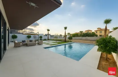 Villa - 5 Bedrooms - 7 Bathrooms for sale in Jumeirah Park Homes - Jumeirah Park - Dubai
