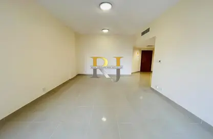 Apartment - 4 Bedrooms - 4 Bathrooms for rent in Golden Sands 9 - Mankhool - Bur Dubai - Dubai