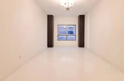 شقة - 1 حمام للايجار في الطوب - منخول - بر دبي - دبي شقة - 1 حمام للايجار في الطوب - منخول - بر دبي - دبي