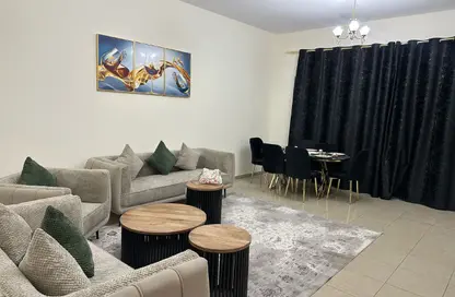 شقة - غرفة نوم - 2 حمامات للايجار في مساكن كورنيش عجمان - طريق كورنيش عجمان - عجمان