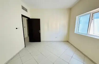 شقة - 2 غرف نوم - 3 حمامات للايجار في طريق فاير ستاشن - مويلح - الشارقة شقة - 2 غرف نوم - 3 حمامات للايجار في طريق فاير ستاشن - مويلح - الشارقة