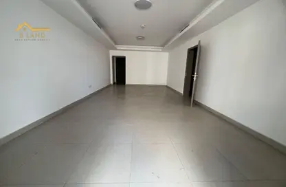Apartment - 2 Bedrooms - 2 Bathrooms for rent in Riviera Tower - Al Majaz 3 - Al Majaz - Sharjah