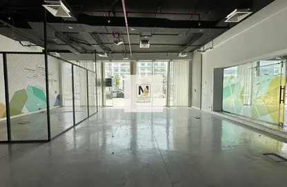 متجر - استوديو - 2 حمامات للايجار في الاجنحه - ارجان - دبي
