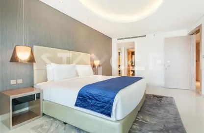 صورة لـ غرفة- غرفة النوم شقة - غرفة نوم - 2 حمامات للايجار في داماك تاورز من باراماونت - الخليج التجاري - دبي ، صورة رقم 1