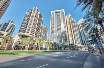 Apartment - 1 Bedroom - 2 Bathrooms for rent in Boulevard Crescent 1 - BLVD Crescent - Downtown Dubai - Dubai