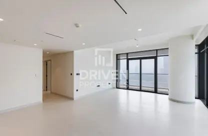 Apartment - 3 Bedrooms - 4 Bathrooms for rent in Marina Vista - EMAAR Beachfront - Dubai Harbour - Dubai