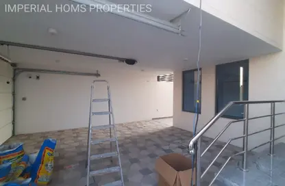 فيلا - 5 غرف نوم - 6 حمامات للايجار في قرية الاميرة - الياسمين - عجمان