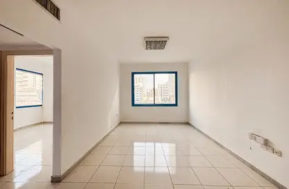 شقة - غرفة نوم - 1 حمام للايجار في شارع حمدان - أبوظبي