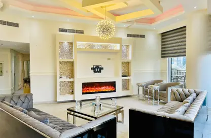 Apartment - 2 Bedrooms - 3 Bathrooms for sale in BLVD Crescent Podium - BLVD Crescent - Downtown Dubai - Dubai