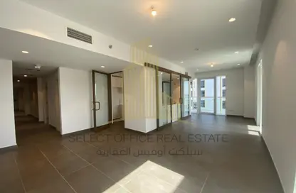 Empty Room image for: Apartment - 3 Bedrooms - 5 Bathrooms for rent in Ajwan Towers - Saadiyat Cultural District - Saadiyat Island - Abu Dhabi, Image 1