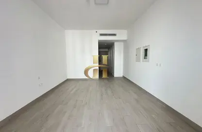 شقة - 1 حمام للايجار في لوما 22 - الضاحية 10 - قرية الجميرا سركل - دبي