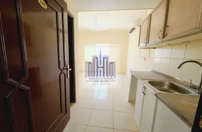Apartment - Studio - 1 Bathroom for rent in Fire Station Road - Muwaileh - Sharjah