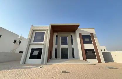 Villa - 4 Bedrooms - 6 Bathrooms for rent in Wadi Alshabak - Dubai