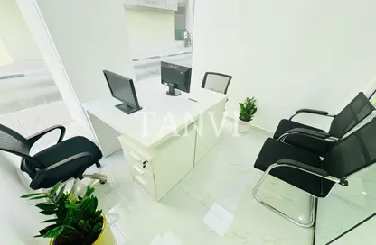 مركز أعمال - استوديو - 1 حمام للايجار في لولو سنتر - منطقة حديقة الكرامة - الكرامة - دبي