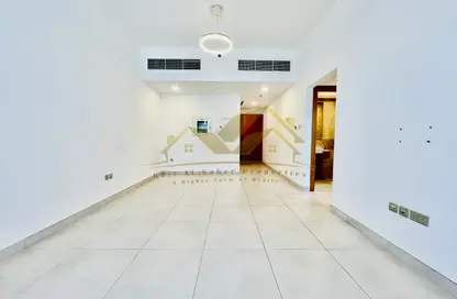 Apartment - 1 Bedroom - 2 Bathrooms for rent in Jumeirah Garden City - Al Satwa - Dubai
