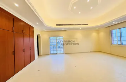 Villa - 5 Bedrooms for rent in Al Barsha 2 - Al Barsha - Dubai