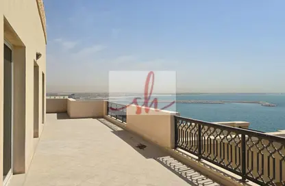 بنتهاوس - 3 غرف نوم - 4 حمامات للايجار في كهرمان - باب البحر - جزيرة المرجان - رأس الخيمة