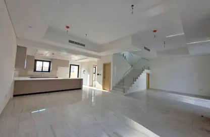 تاون هاوس - 4 غرف نوم - 6 حمامات للايجار في فلل اليكانتي - قمم النصر - مدينة دبي الرياضية - دبي