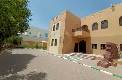 فيلا - 4 غرف نوم - 5 حمامات للايجار في رملة زاخر - زاخر - العين