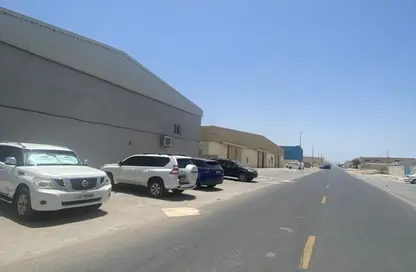 مستودع - استوديو - 6 حمامات للبيع في الصجعة الصناعية - آلصجعه - الشارقة