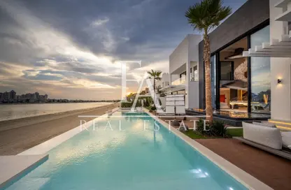 Villa - 5 Bedrooms - 7 Bathrooms for sale in Signature Villas Frond C - Signature Villas - Palm Jumeirah - Dubai