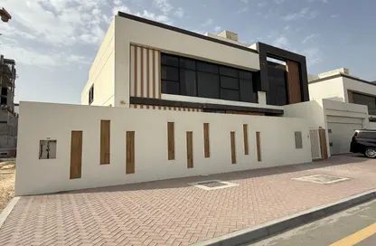 Villa - 5 Bedrooms - 5 Bathrooms for sale in Nad Al Sheba Gardens - Nad Al Sheba 1 - Nad Al Sheba - Dubai