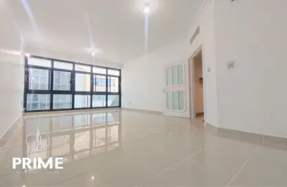 شقة - 3 غرف نوم - 3 حمامات للايجار في بناية سعيد مبارك المنصوري - شارع المطار - أبوظبي
