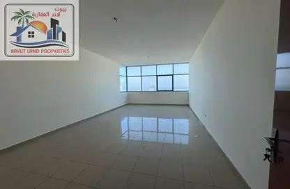 شقة - 3 غرف نوم - 4 حمامات للايجار في مساكن كورنيش عجمان - طريق كورنيش عجمان - عجمان