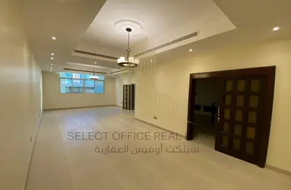 Villa - 5 Bedrooms - 6 Bathrooms for rent in Al Falah Street - City Downtown - Abu Dhabi