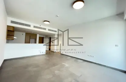 Empty Room image for: Apartment - 1 Bedroom - 2 Bathrooms for rent in Olive Building - Al Raha Beach - Abu Dhabi, Image 1