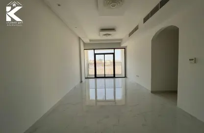 عمارة بالكامل - 8 غرف نوم - 8 حمامات للبيع في 3 المويهات - المويهات - عجمان