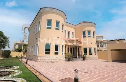 Villa - 4 Bedrooms - 5 Bathrooms for rent in Al Quoz 2 - Al Quoz - Dubai