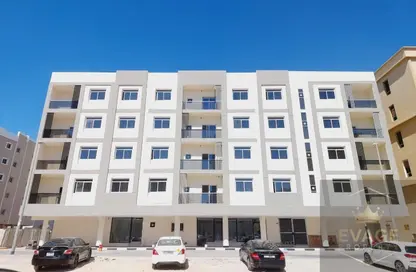 عمارة بالكامل - 8 غرف نوم - 8 حمامات للبيع في مساكن كورنيش عجمان - طريق كورنيش عجمان - عجمان