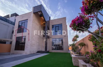 Villa - 7 Bedrooms - 7+ Bathrooms for sale in Jumeirah Park Homes - Jumeirah Park - Dubai