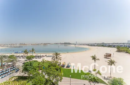 Apartment - 2 Bedrooms - 3 Bathrooms for rent in Al Haseer - Shoreline Apartments - Palm Jumeirah - Dubai