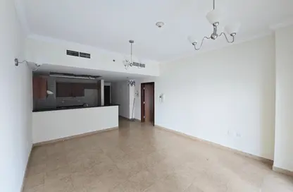 Apartment - 1 Bedroom - 2 Bathrooms for rent in Golf View Residence - Dubai Sports City - Dubai
