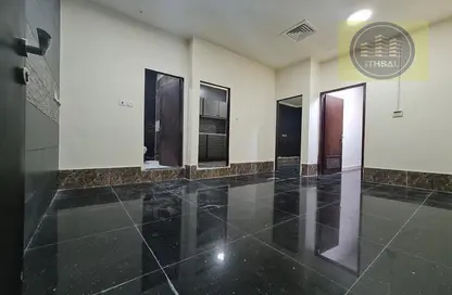 صورة لـ استقبال / بهو شقة - 2 غرف نوم - 2 حمامات للايجار في مجمع رقم  8 - مدينة خليفة - أبوظبي ، صورة رقم 1