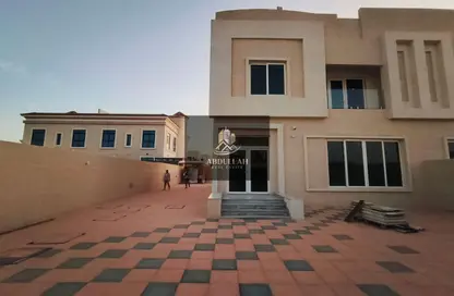 Villa - 3 Bedrooms - 5 Bathrooms for rent in Al Hooshi Villas - Hoshi - Al Badie - Sharjah
