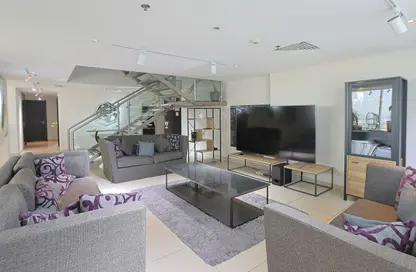 شقة - 3 غرف نوم - 3 حمامات للايجار في برج نسيمه - شارع الشيخ زايد - دبي