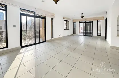 شقة - 2 غرف نوم - 3 حمامات للايجار في زعفران 4 - زعفران - المدينة القديمة - دبي