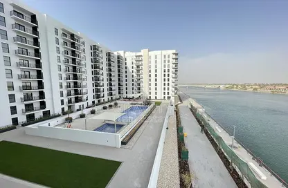 Apartment - Studio - 1 Bathroom for sale in Waters Edge - Yas Island - Abu Dhabi