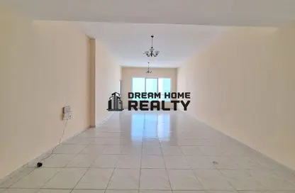 شقة - 3 غرف نوم - 3 حمامات للايجار في التعاون - الشارقة