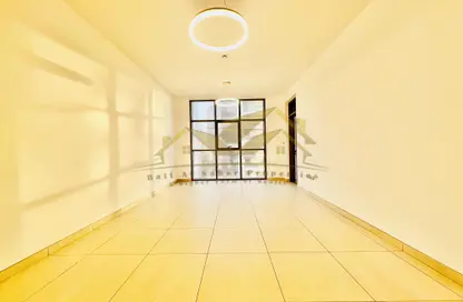 Apartment - 1 Bedroom - 2 Bathrooms for rent in Jumeirah Garden City - Al Satwa - Dubai