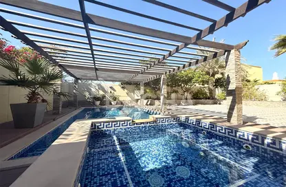 Villa - 3 Bedrooms - 5 Bathrooms for rent in Heritage - Jumeirah Park - Dubai