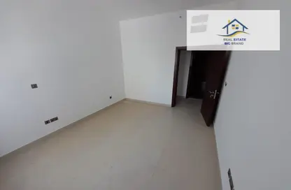 Empty Room image for: Apartment - 2 Bedrooms - 2 Bathrooms for rent in Al Khalidiya - Abu Dhabi, Image 1