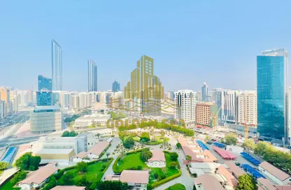 Apartment - 4 Bedrooms - 6 Bathrooms for rent in Wave tower - Corniche Road - Abu Dhabi