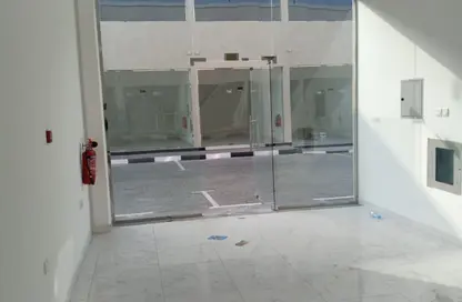 Shop - Studio - 1 Bathroom for rent in Abna Saqer Building - Al Hamidiya 1 - Al Hamidiya - Ajman