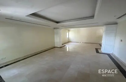 Villa - 4 Bedrooms - 3 Bathrooms for rent in Meadows 5 - Meadows - Dubai