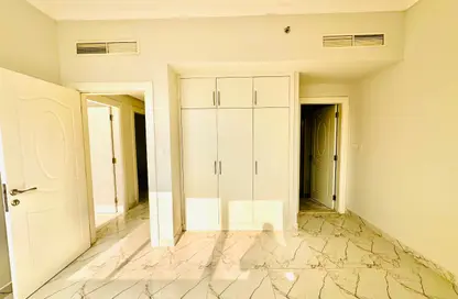 Apartment - 3 Bedrooms - 3 Bathrooms for rent in Muwaileh 29 Building - Muwaileh - Sharjah